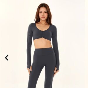 Cheak Baseflex Scrunch Padded Long Sleeve Top in Gun Metal Size S
